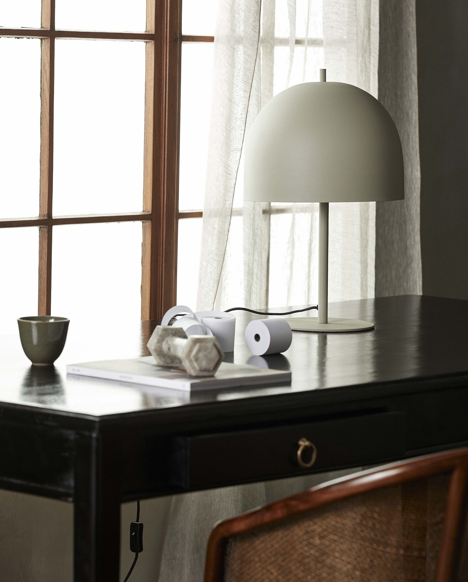 GLOW Tischlampe - matt beige
