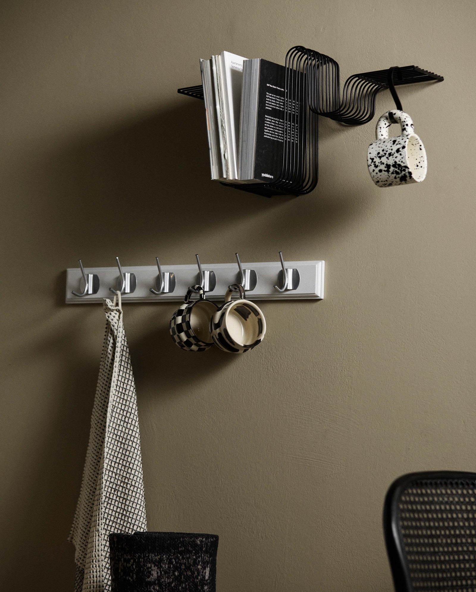 EDGY Garderobe, 6 Haken - weiß mit Chrom-Finish