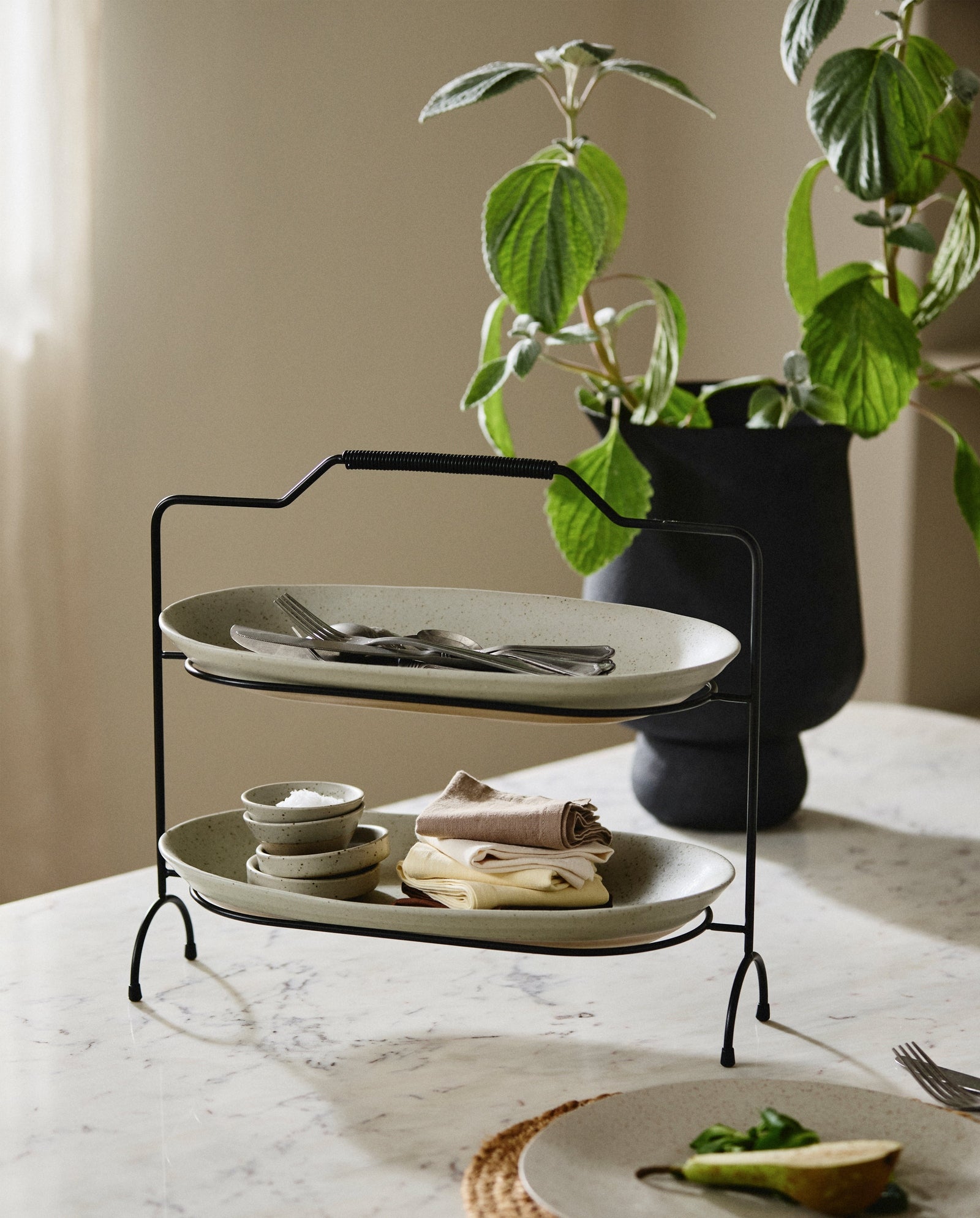 PRIMULA serving stand, H-37,5 - black