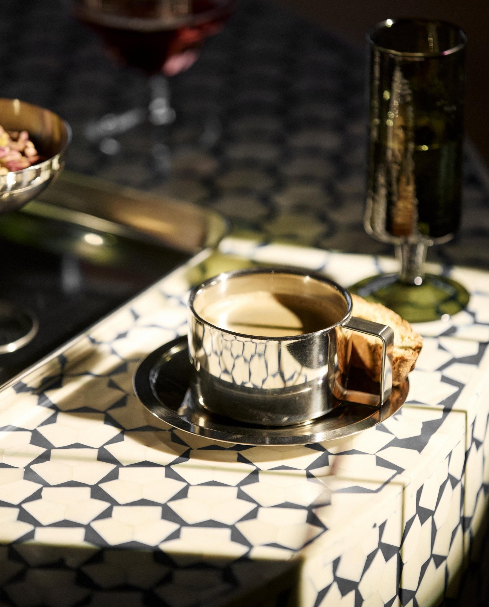 CITREA Tasse mit Untertasse - Chrom-Finish