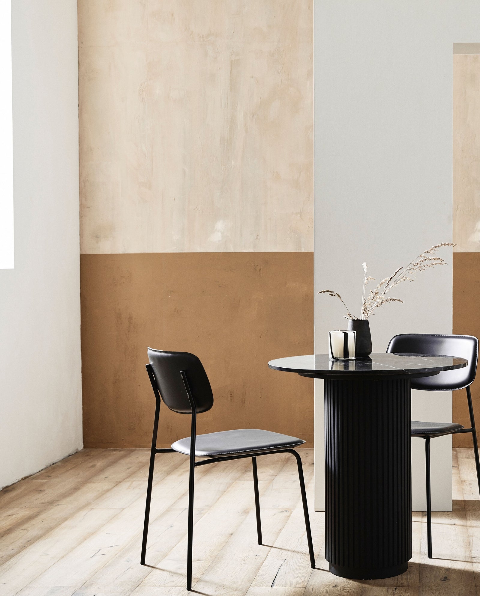 ESA dining chair - black