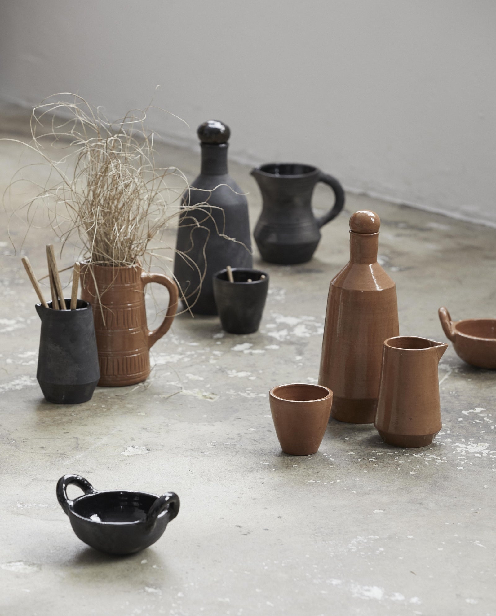 JUNIPER jug w. handle, terracotta - brown