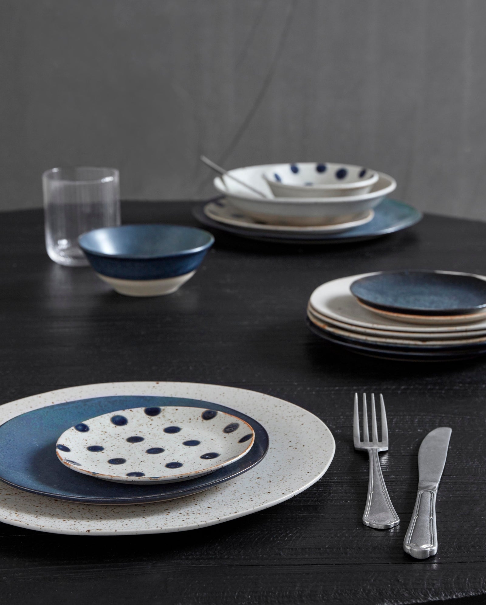 GRAINY plate, S - dark blue