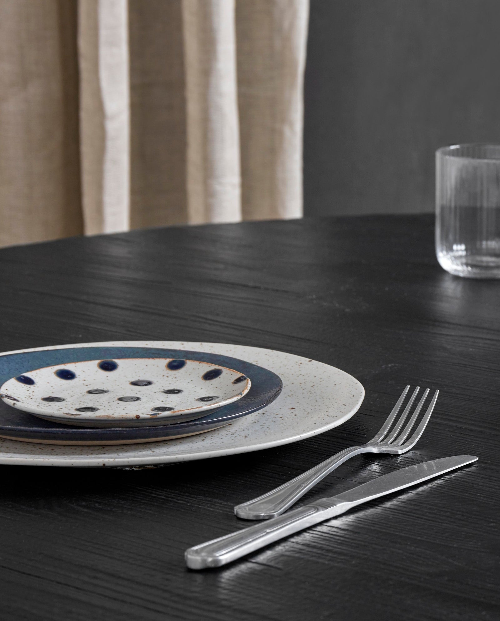 GRAINY saucer/cake plate - sand/dark blue