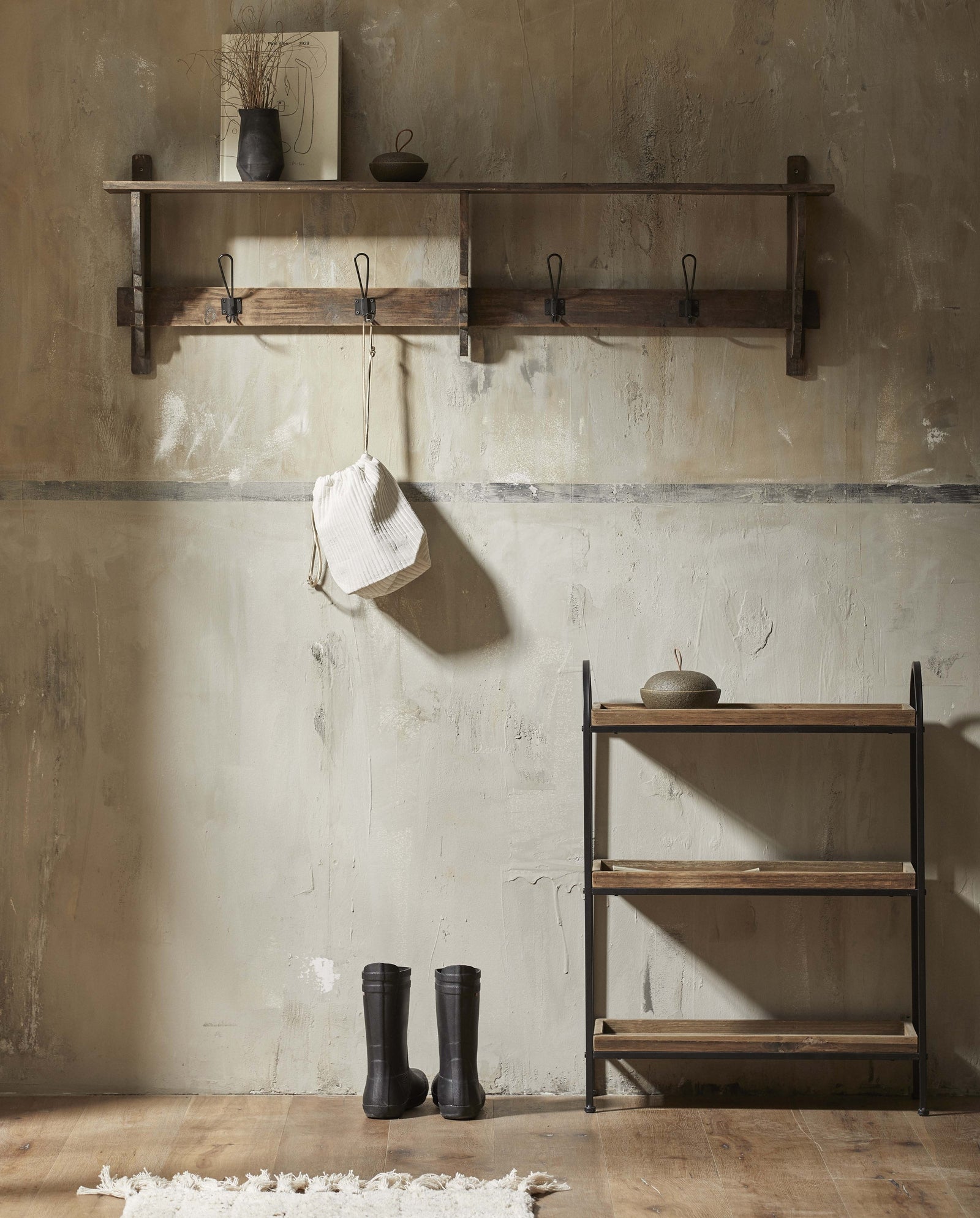 PATNA iron rack wood