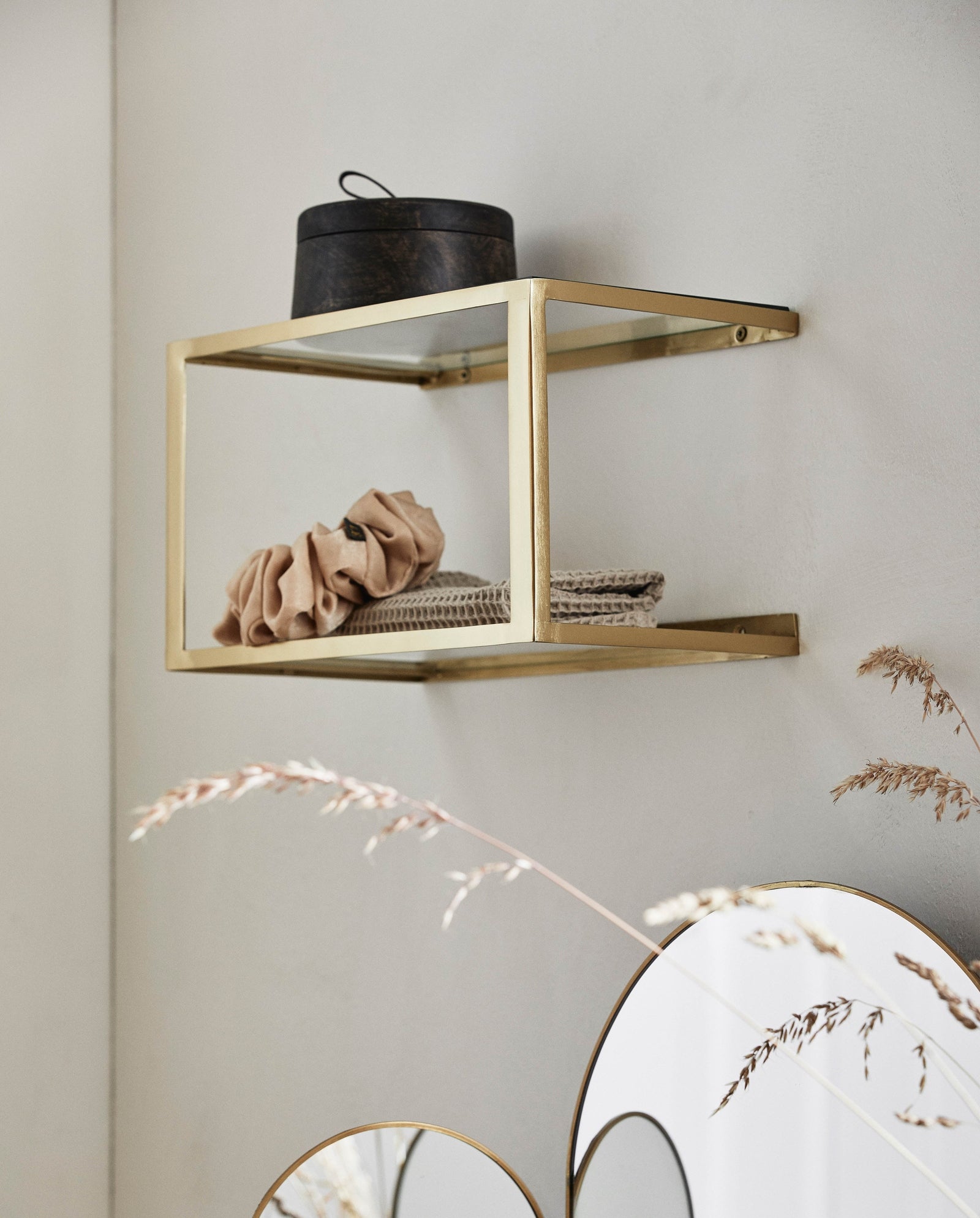 NERA shelf w/glass - golden finish