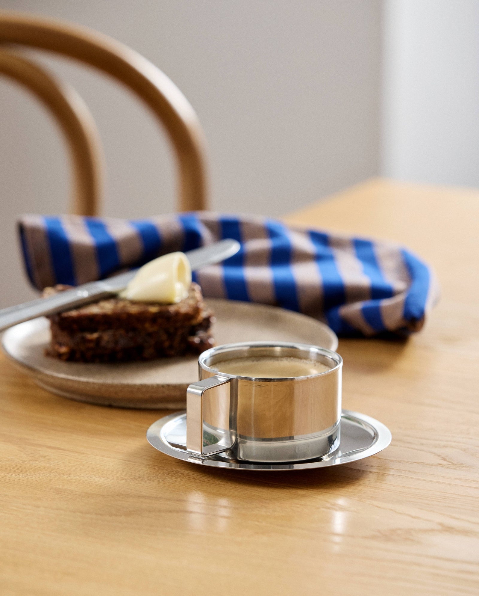 CITREA Tasse mit Untertasse - Chrom-Finish