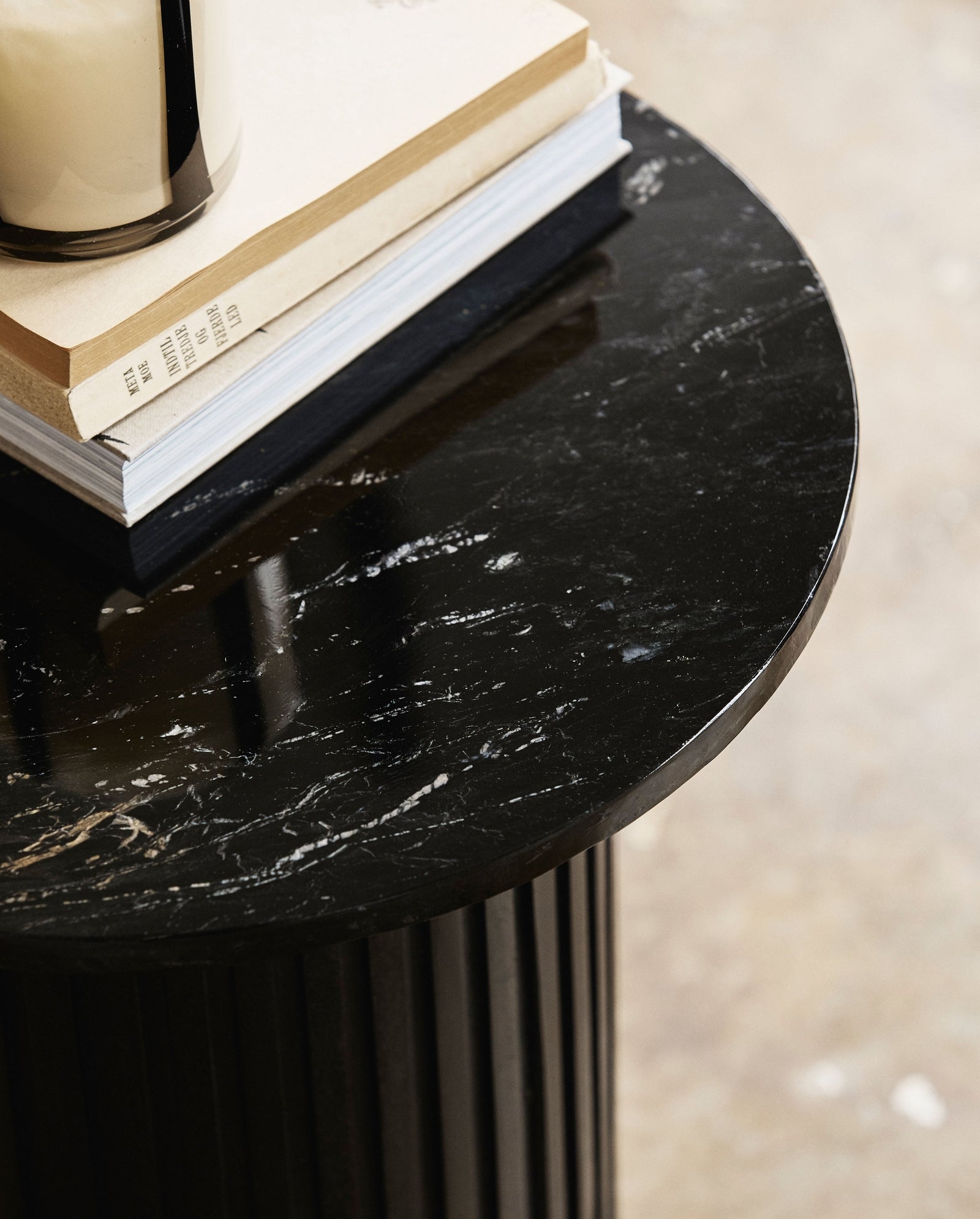 ERIE round side table - black marble top