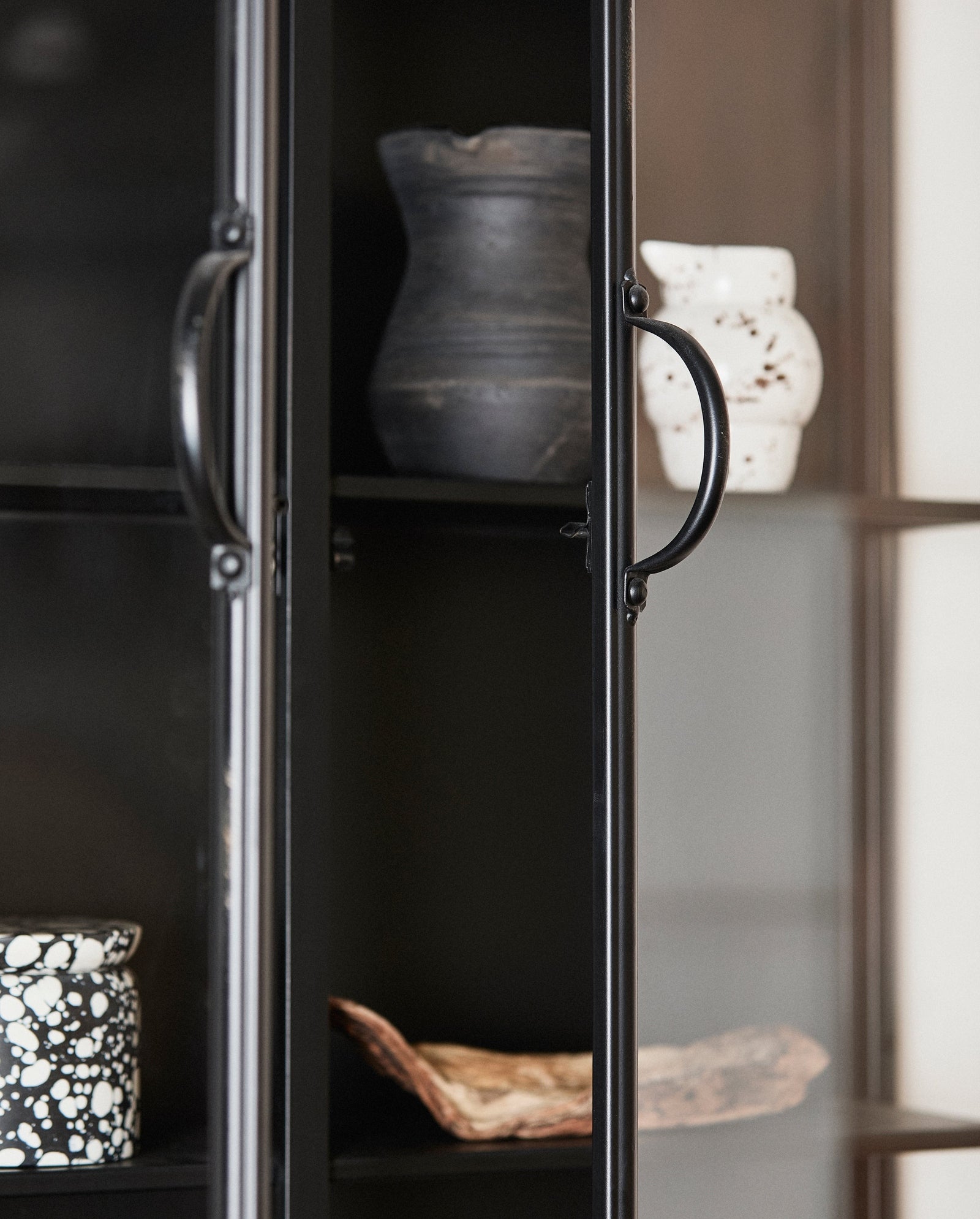 DOWNTOWN wall cabinet - black