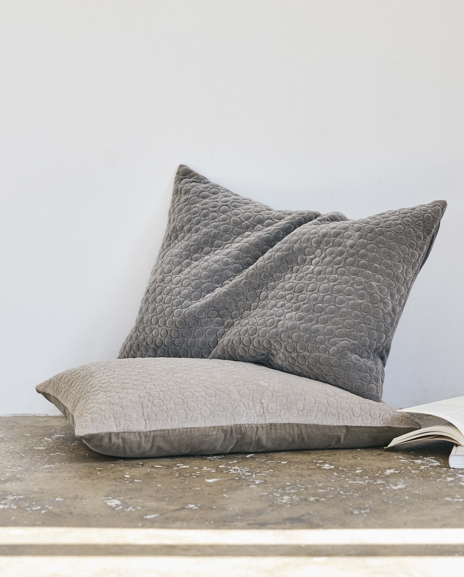 MIZAR pudebetræk i velour m/cirkler - 50x70 - pistacie